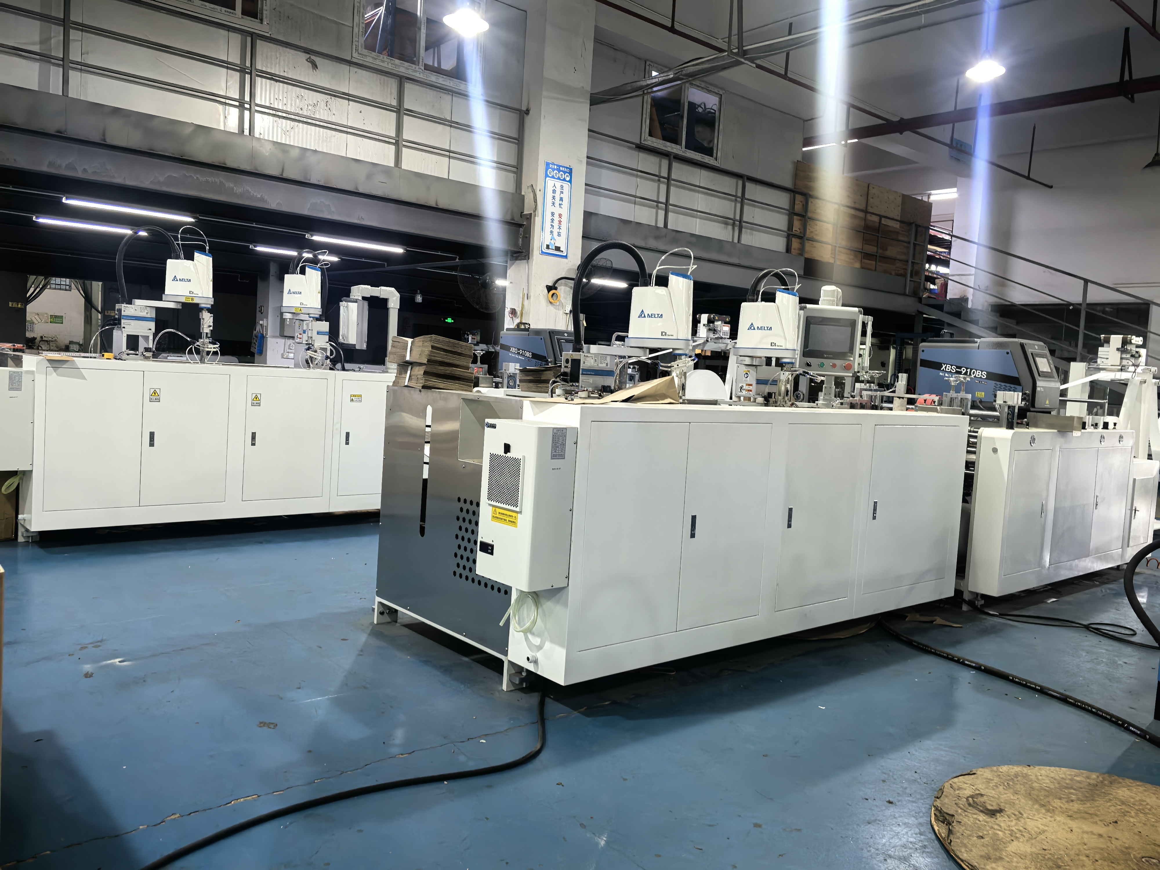 Stable Performance 168 Automatic 2 Robot Arms Twisted Rope Paper Handle Pasting Machine Precise Control For Handle System